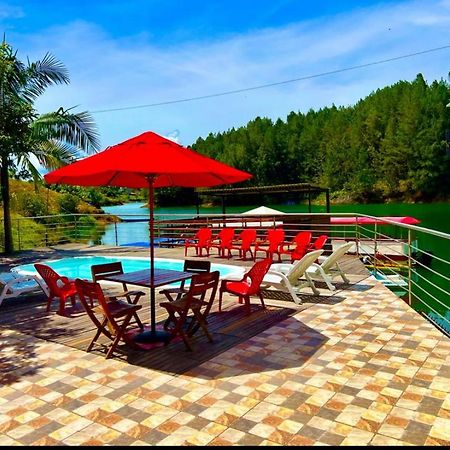 Finca Santa Monica Guatape Privada Lujosa Piscina Jacuzzi Sauna Muelle Represa Jetski Planchon Villa Exterior foto