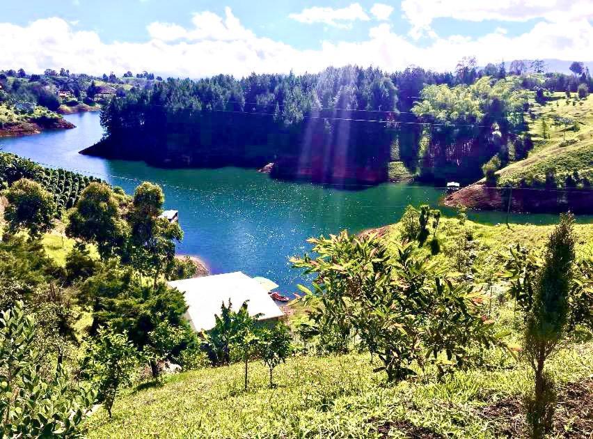 Finca Santa Monica Guatape Privada Lujosa Piscina Jacuzzi Sauna Muelle Represa Jetski Planchon Villa Exterior foto